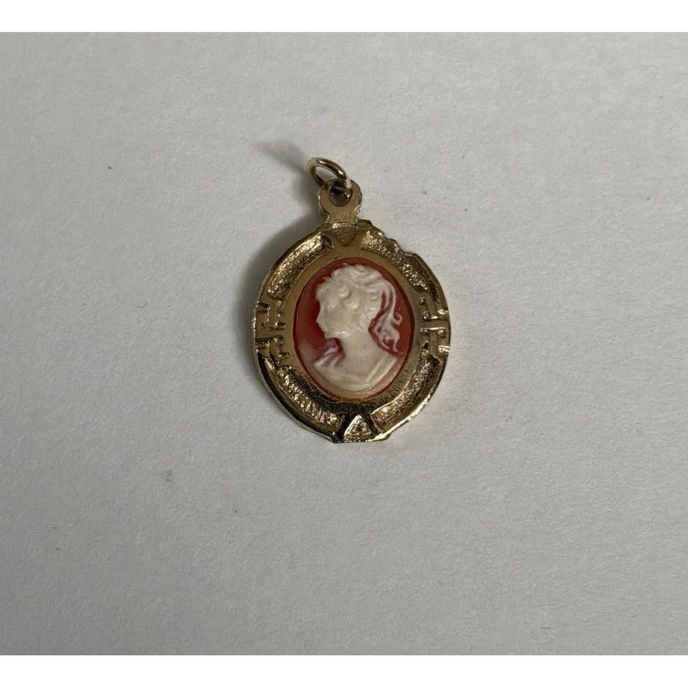 Gold Tone Cottagecore Feminine Dainty Pink Cameo Necklace Pendant Charm Vtg